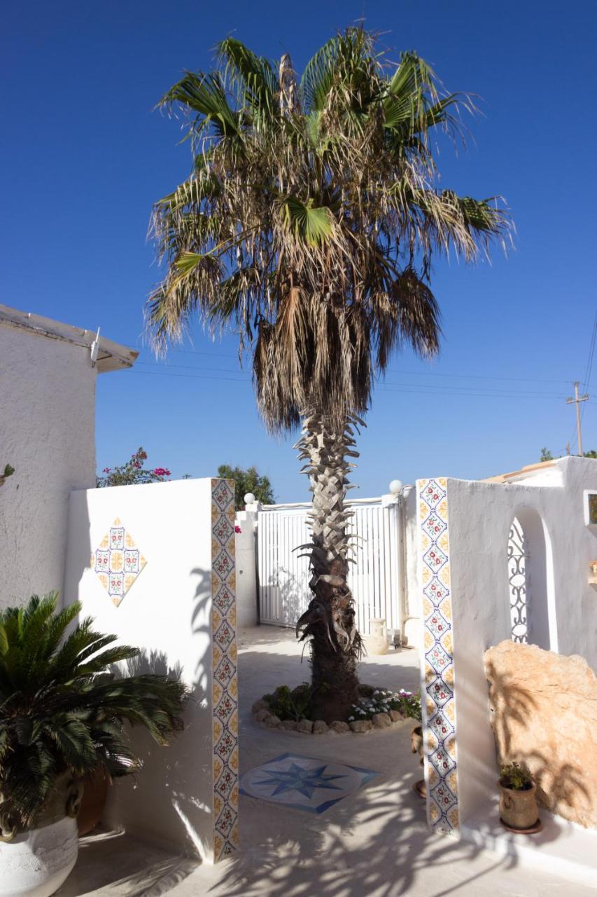 Hotel Macondo Lampedusa Exterior photo